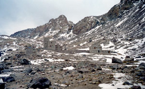 Výstup na Jebel Toubkal (4167m), vyský Atlas, Maroko.