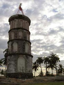 Bývalý maják poblíž Kourou, tzv. 'Point Dreyfus', Francouzská Guyana.